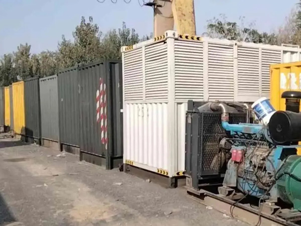 凤凰200KW柴油发电机机组每小时油耗是多少？